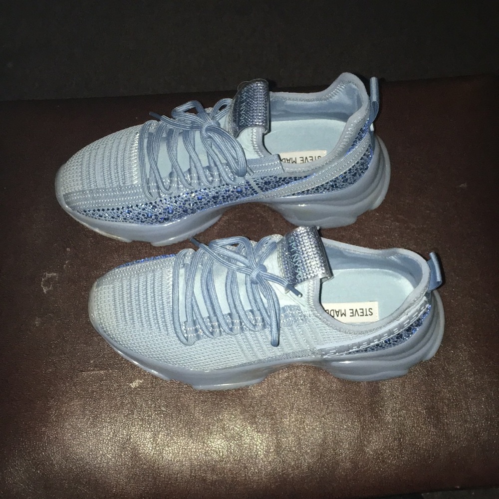 Size 8 1/2 Steve Maddens